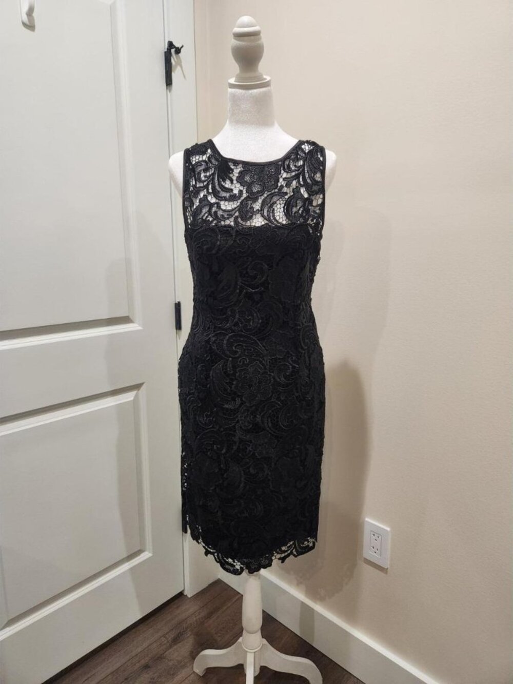Adrianna Papell Women Black Lace Overlay Sheath Cocktail Dress